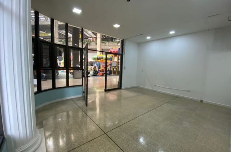 Local en arriendo en Noel, Medellín, 30 m² · foto 2 de 5