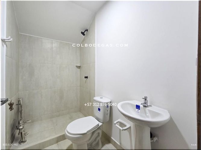 Bodega en venta en Sector Plaza De Bolivar, Pereira, 400 m² · foto 8 de 17