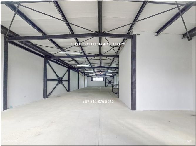 Bodega en venta en Sector Plaza De Bolivar, Pereira, 400 m² · foto 13 de 17
