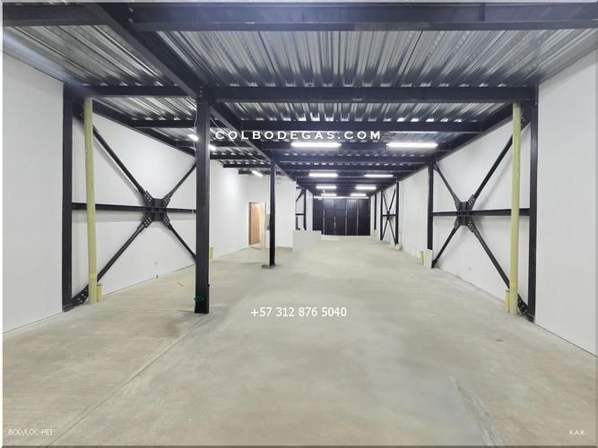 Bodega en venta en Sector Plaza De Bolivar, Pereira, 400 m² · foto 6 de 17