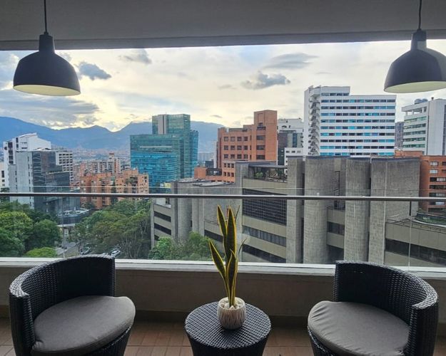Apartamento de 1 alcoba en arriendo en El Poblado, Medellín, 92 m² · foto 8 de 9