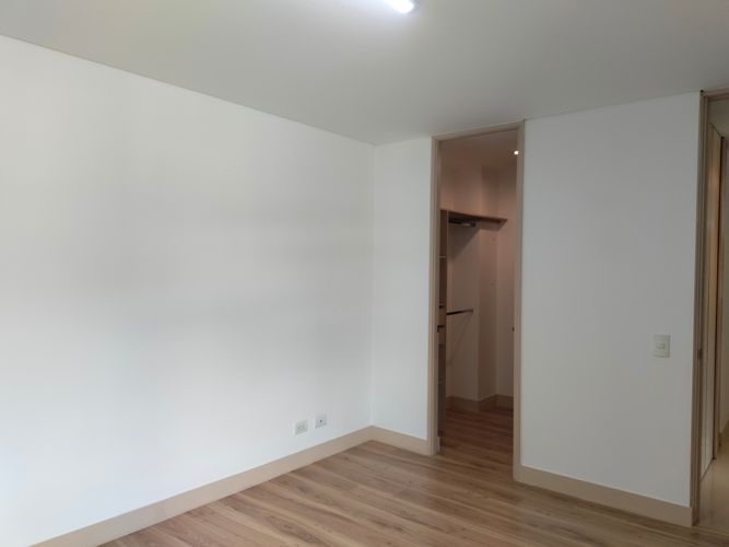 Apartamento de 3 alcobas en arriendo en El Poblado, Medellín, 117 m² · foto 4 de 20