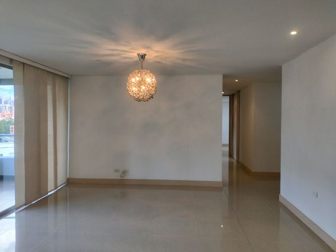 Apartamento de 3 alcobas en arriendo en El Poblado, Medellín, 117 m² · foto 20 de 20