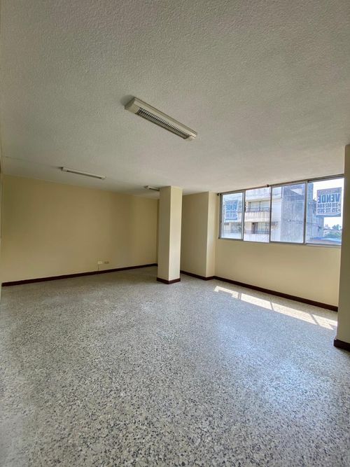 Apartamento de 4 alcobas en venta en Bellavista, Cali, 149 m² · foto 2 de 16