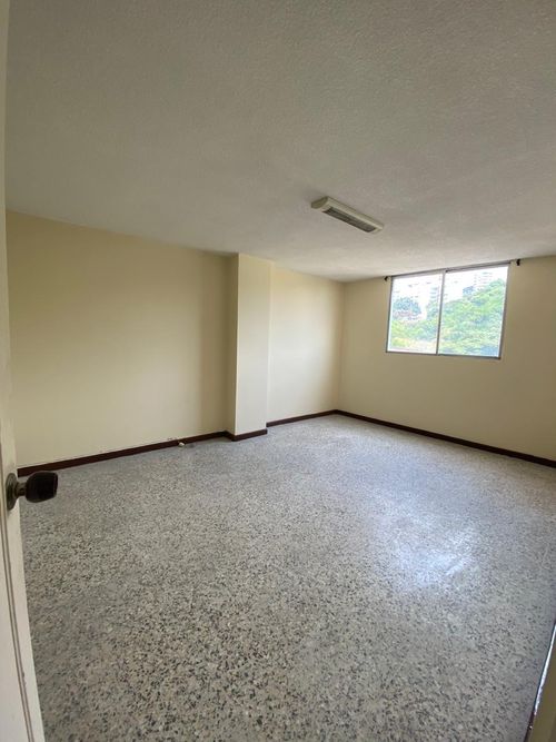 Apartamento de 4 alcobas en venta en Bellavista, Cali, 149 m² · foto 12 de 16