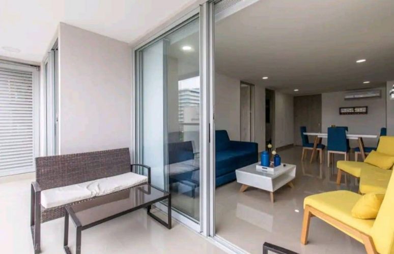Apartamento de 2 alcobas en venta en Crespo, Cartagena, 78 m² · foto 2 de 12