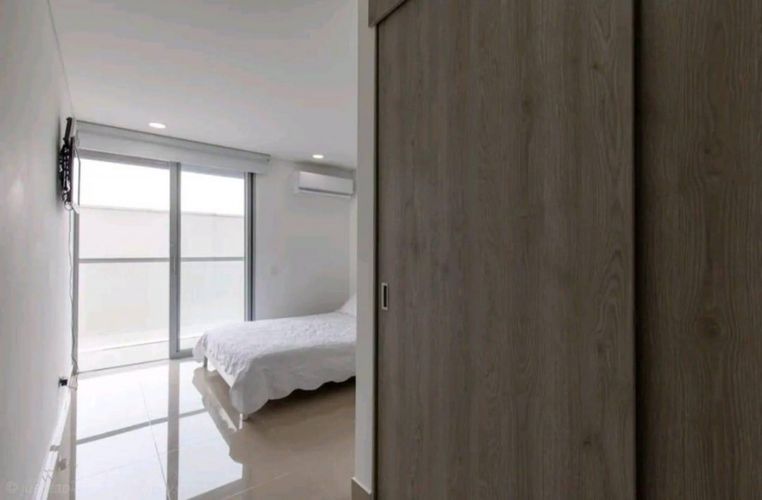 Apartamento de 2 alcobas en venta en Crespo, Cartagena, 78 m² · foto 7 de 12