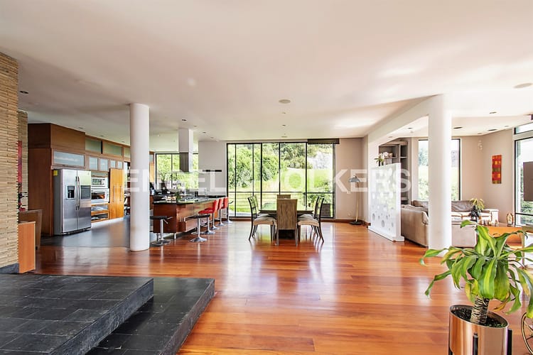 Casa de 3 alcobas en venta en Aposentos, Sopó, 332 m² · foto 2 de 20