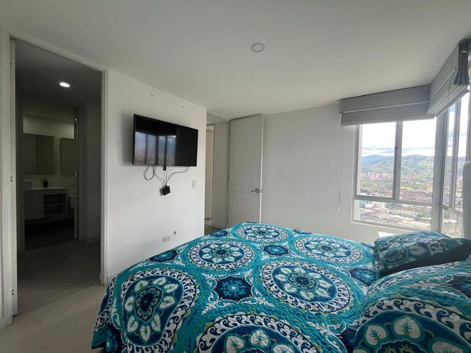 Apartamento de 2 alcobas en arriendo en El Poblado, Medellín, 98 m² · foto 13 de 17