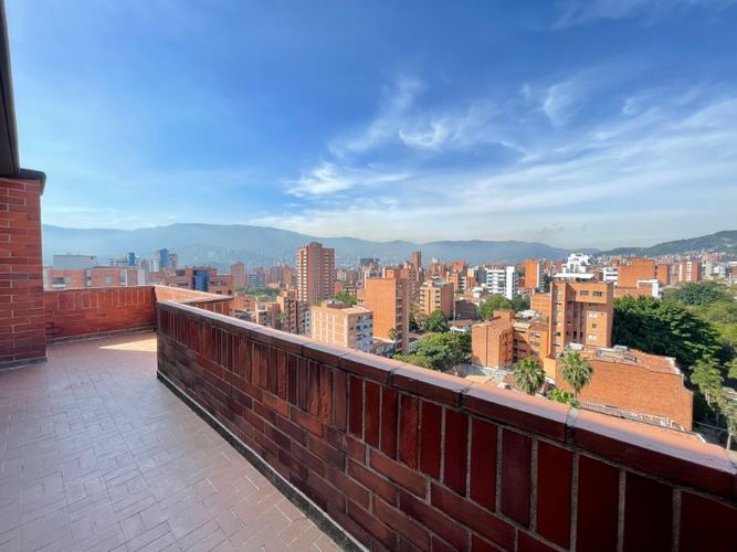 Apartamento de 4 alcobas en venta en Lorena, Medellín, 205 m² · foto 16 de 23
