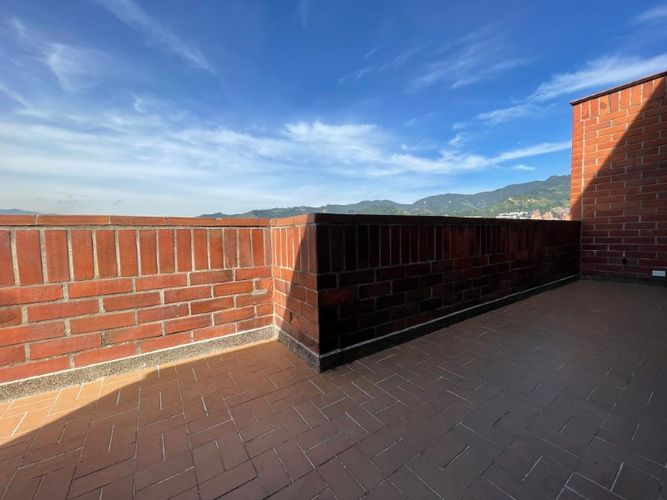 Apartamento de 4 alcobas en venta en Lorena, Medellín, 205 m² · foto 17 de 23