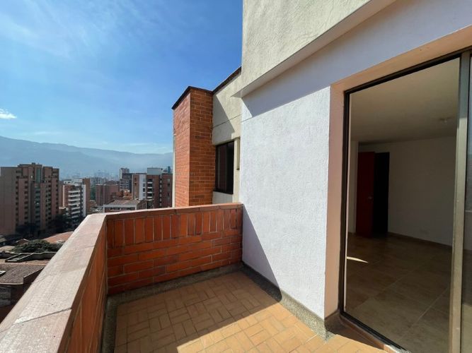 Apartamento de 4 alcobas en venta en Lorena, Medellín, 205 m² · foto 18 de 23