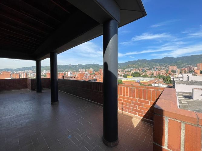 Apartamento de 4 alcobas en venta en Lorena, Medellín, 205 m² · foto 23 de 23