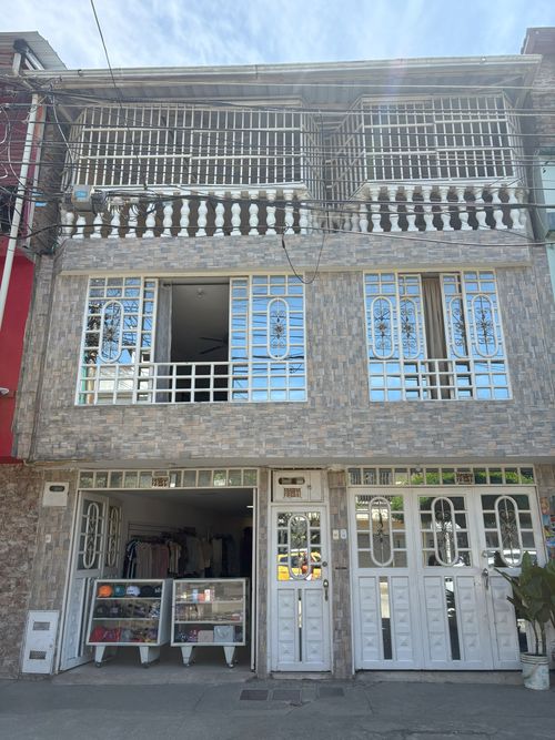 Casa de 8 alcobas en venta en Las Acacias, Cali, 280 m² · foto 4 de 24