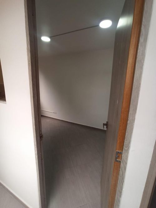 Oficina en arriendo en Suramericana, Medellín, 28 m² · foto 2 de 4