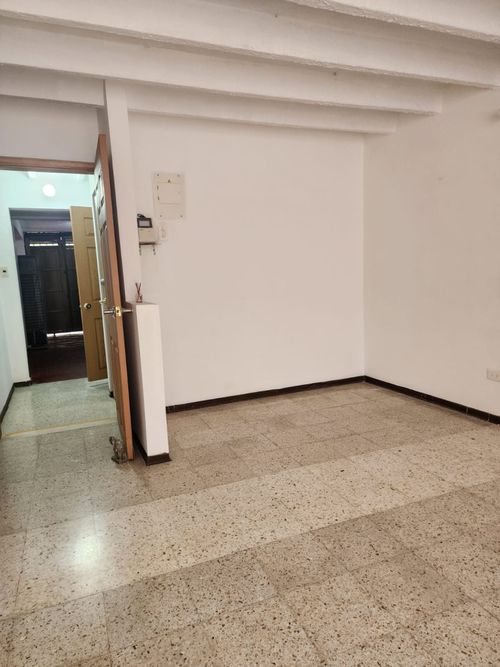 Casa de 5 alcobas en venta en El Gran Limonar, Cali, 206 m² · foto 12 de 17