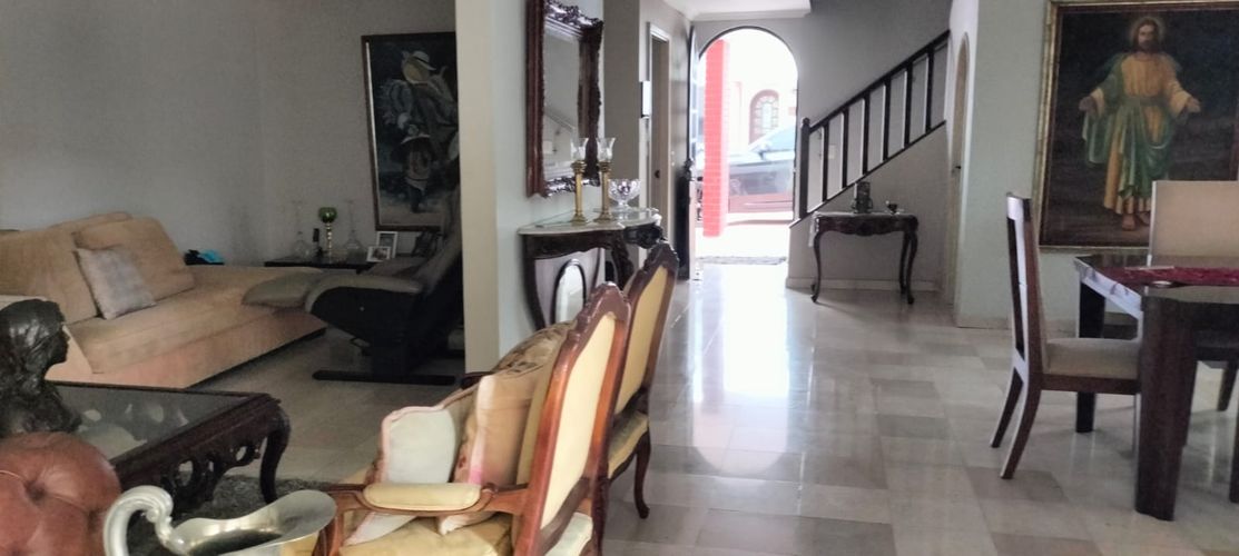 Casa de 4 alcobas en venta en Ciudad Jardin, Cali, 260 m² · foto 3 de 19