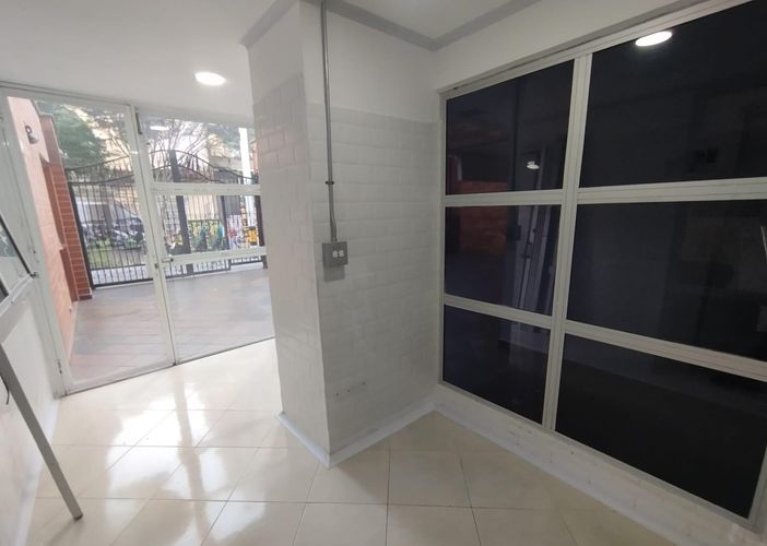 Local en arriendo en Boston, Medellín, 15 m² · foto 2 de 5