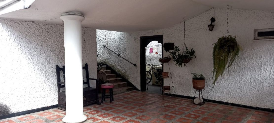 Casa de 3 alcobas en venta en Cabecera Del Llano, Bucaramanga, 244 m² · foto 2 de 8