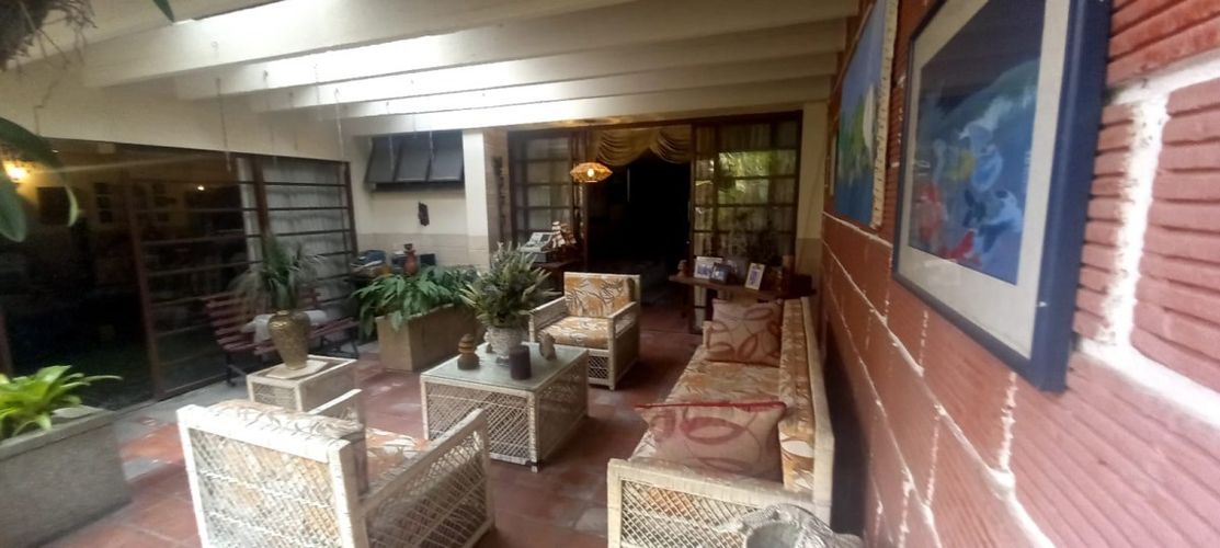 Casa de 3 alcobas en venta en Cabecera Del Llano, Bucaramanga, 244 m² · foto 3 de 8