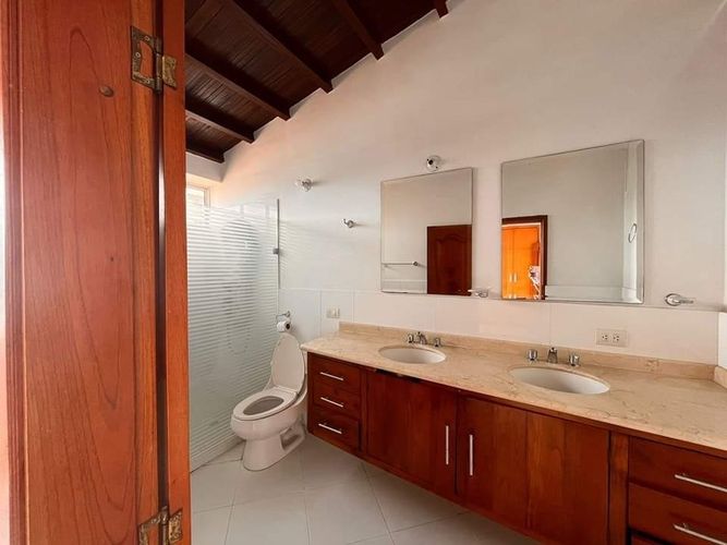 Apartamento de 3 alcobas en venta en Cabecera Del Llano, Bucaramanga, 303 m² · foto 13 de 13
