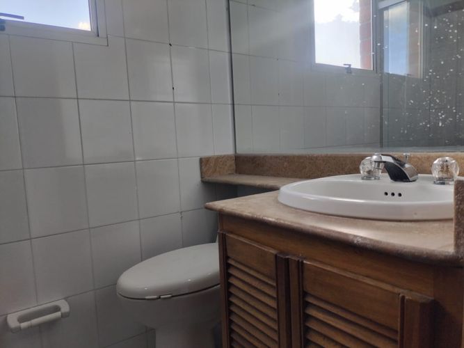 Apartamento de 3 alcobas en arriendo en El Poblado, Medellín, 79 m² · foto 14 de 14