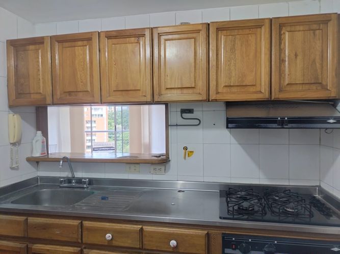 Apartamento de 3 alcobas en arriendo en El Poblado, Medellín, 79 m² · foto 6 de 14