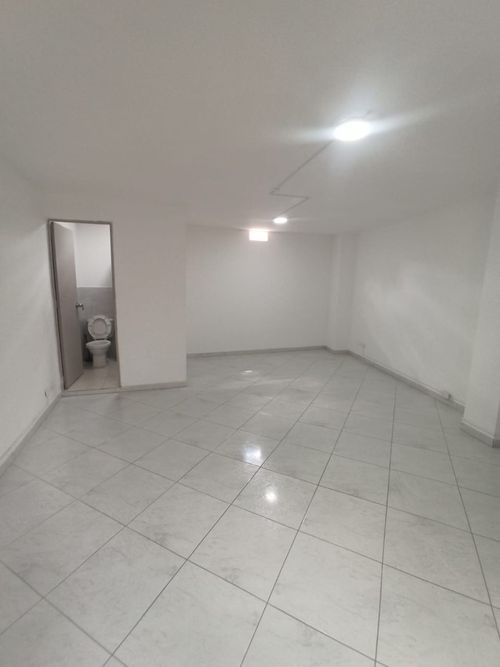 Oficina en arriendo en Suramericana, Medellín, 28 m² · foto 4 de 5