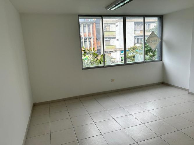 Oficina en arriendo en Centro, Bucaramanga, 30 m² · foto 3 de 4