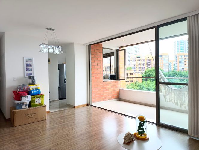 Apartamento de 2 alcobas en arriendo en El Poblado, Medellín, 98 m² · foto 3 de 19