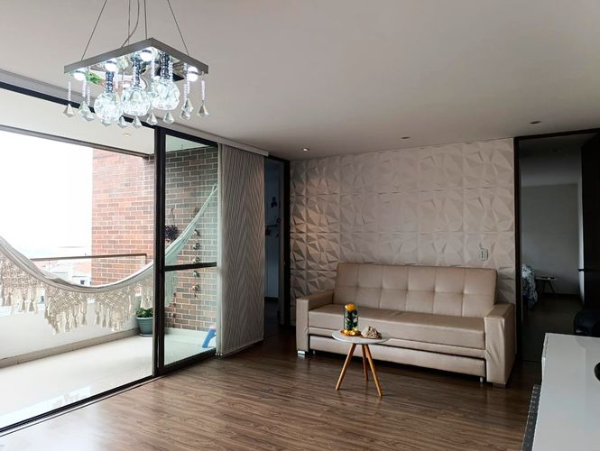 Apartamento de 2 alcobas en arriendo en El Poblado, Medellín, 98 m² · foto 2 de 19