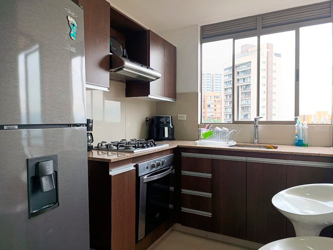 Apartamento de 2 alcobas en arriendo en El Poblado, Medellín, 98 m² · foto 6 de 19