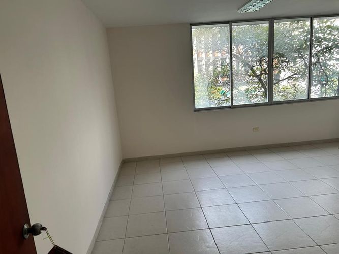 Oficina en arriendo en Centro, Bucaramanga, 27 m² · foto 3 de 4