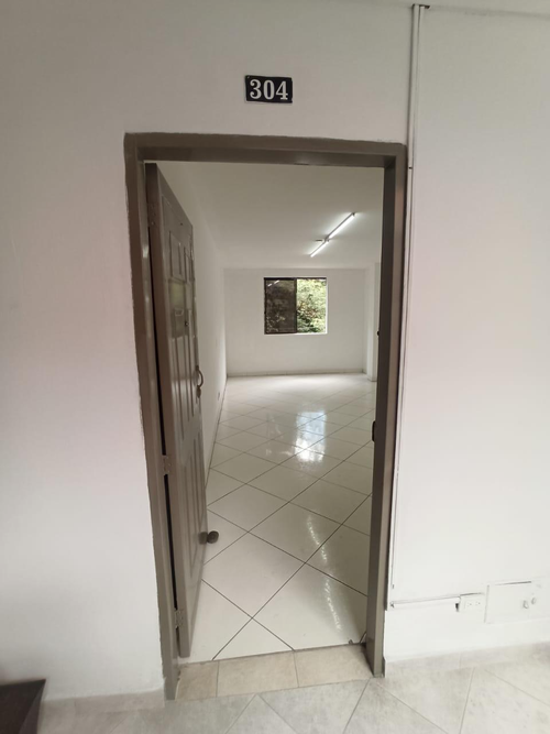 Oficina en arriendo en Suramericana, Medellín, 26 m² · foto 2 de 2
