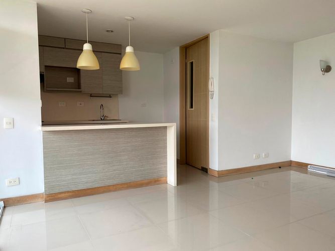 Apartamento de 2 alcobas en arriendo en El Poblado, Medellín, 80 m² · foto 5 de 16
