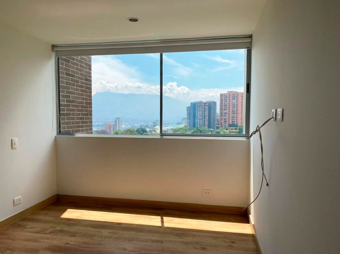 Apartamento de 2 alcobas en arriendo en El Poblado, Medellín, 80 m² · foto 9 de 16