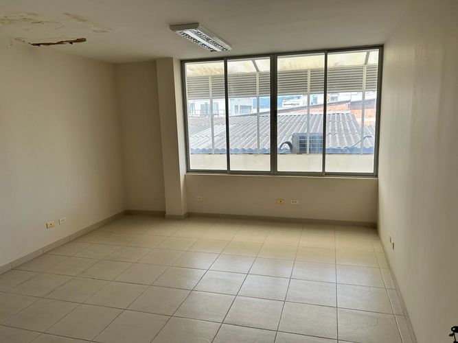 Oficina en arriendo en Centro, Bucaramanga, 28 m² · foto 3 de 4