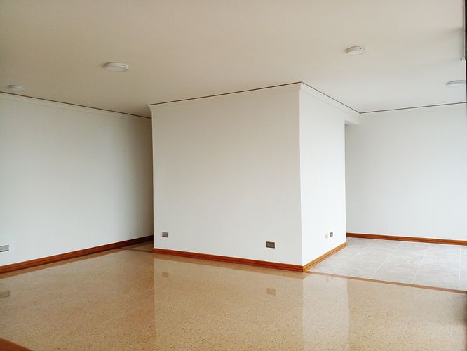 Apartamento de 3 alcobas en venta en El Poblado, Medellín, 150 m² · foto 4 de 19
