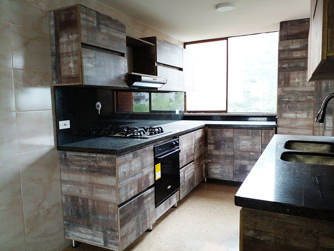 Apartamento de 3 alcobas en venta en El Poblado, Medellín, 150 m² · foto 6 de 19