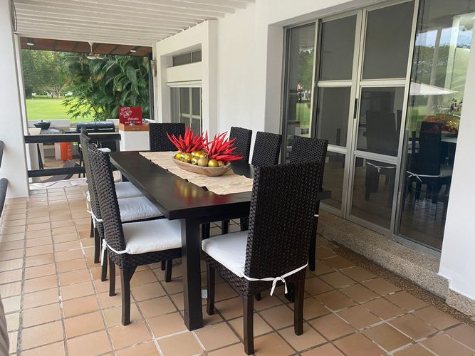 Casa de 4 alcobas en venta en Girardot, 310 m² · foto 3 de 23