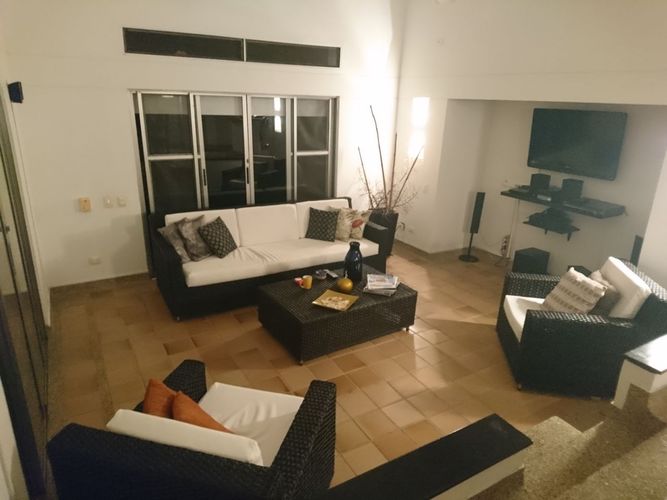 Casa de 4 alcobas en venta en Girardot, 310 m² · foto 5 de 23