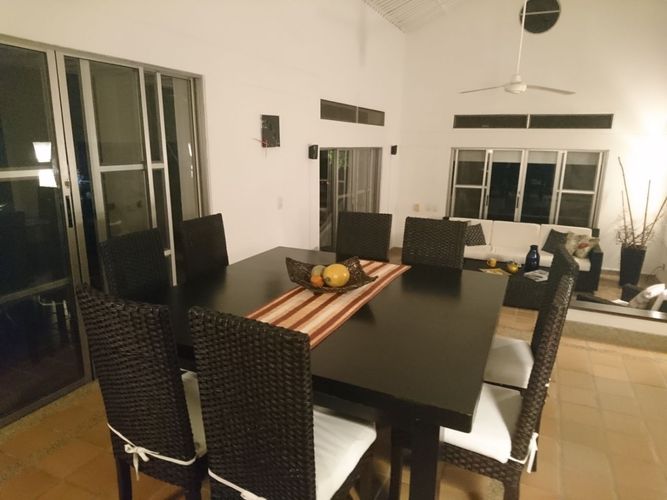 Casa de 4 alcobas en venta en Girardot, 310 m² · foto 8 de 23