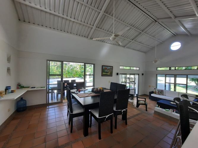 Casa de 4 alcobas en venta en Girardot, 310 m² · foto 11 de 23