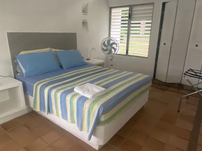 Casa de 4 alcobas en venta en Girardot, 310 m² · foto 13 de 23