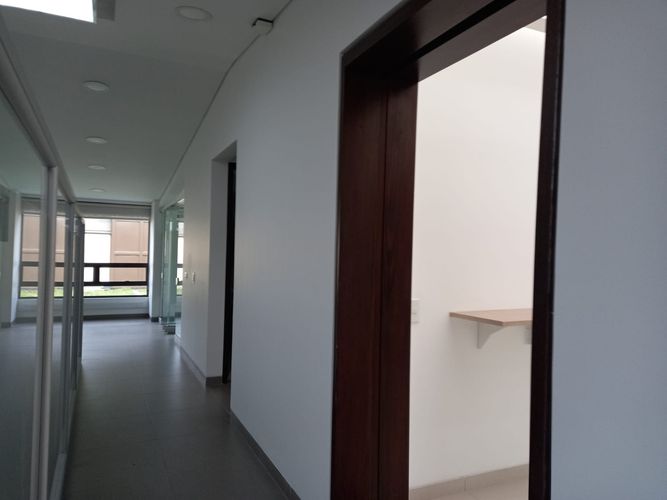Casa de 4 alcobas en venta en Cr. Atabanza, Bogotá, 420 m² · foto 2 de 20