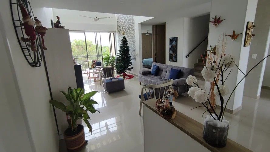 Apartamento de 3 alcobas en venta en Las Varas, Ricaurte, 128 m² · foto 2 de 20