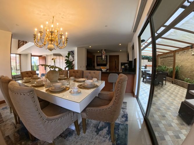 Casa de 4 alcobas en venta en Laura Vicuña, Chía, 330 m² · foto 4 de 20