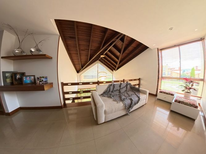 Casa de 4 alcobas en venta en Laura Vicuña, Chía, 330 m² · foto 8 de 20