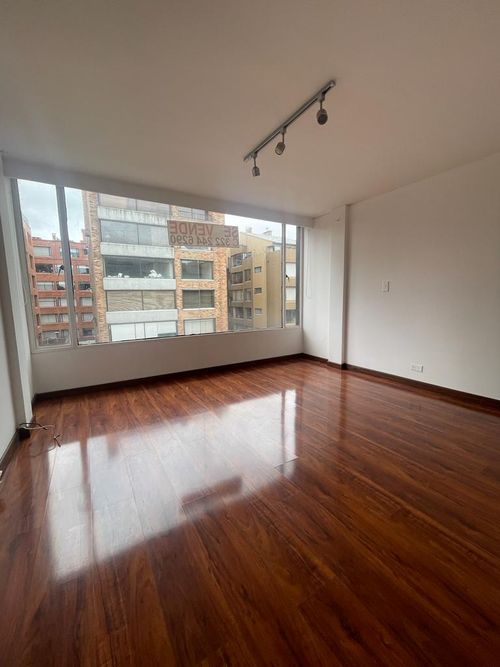 Apartamento de 3 alcobas en venta en Chico, Bogotá, 223 m² · foto 3 de 20