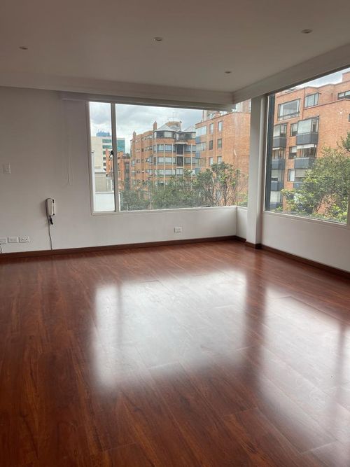 Apartamento de 3 alcobas en venta en Chico, Bogotá, 223 m² · foto 4 de 20